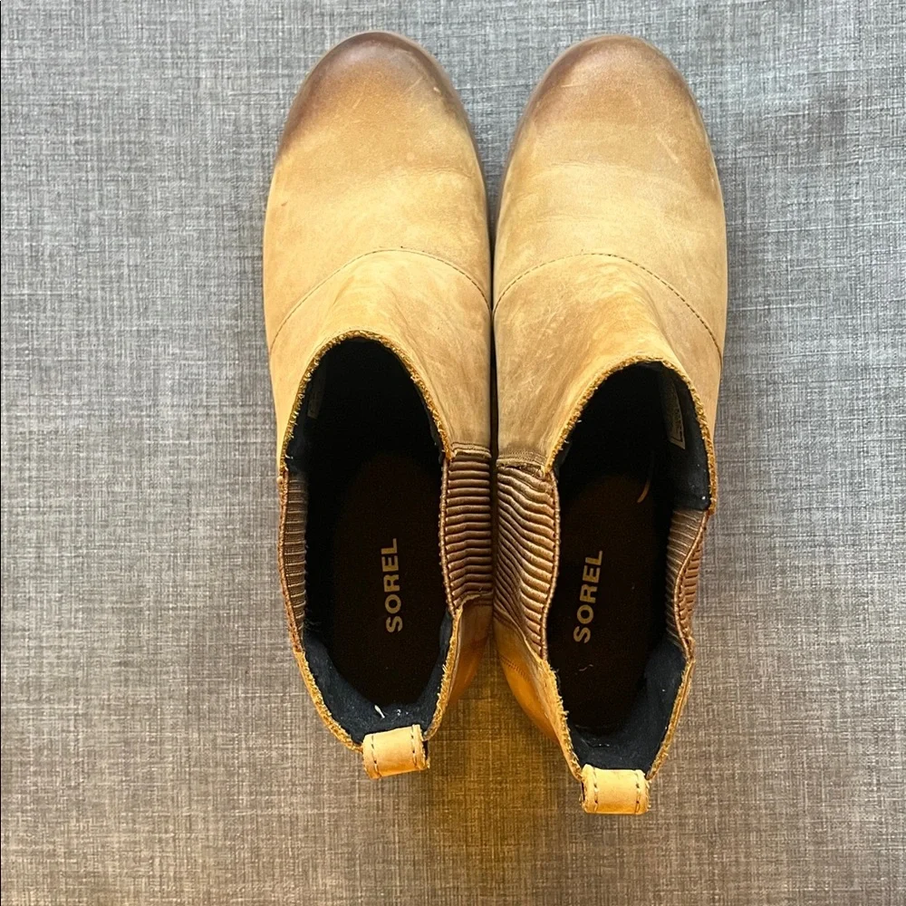 SOREL Joan of Arctic Wedge II Chelsea Leather Boots Slip-On Tan 10.5